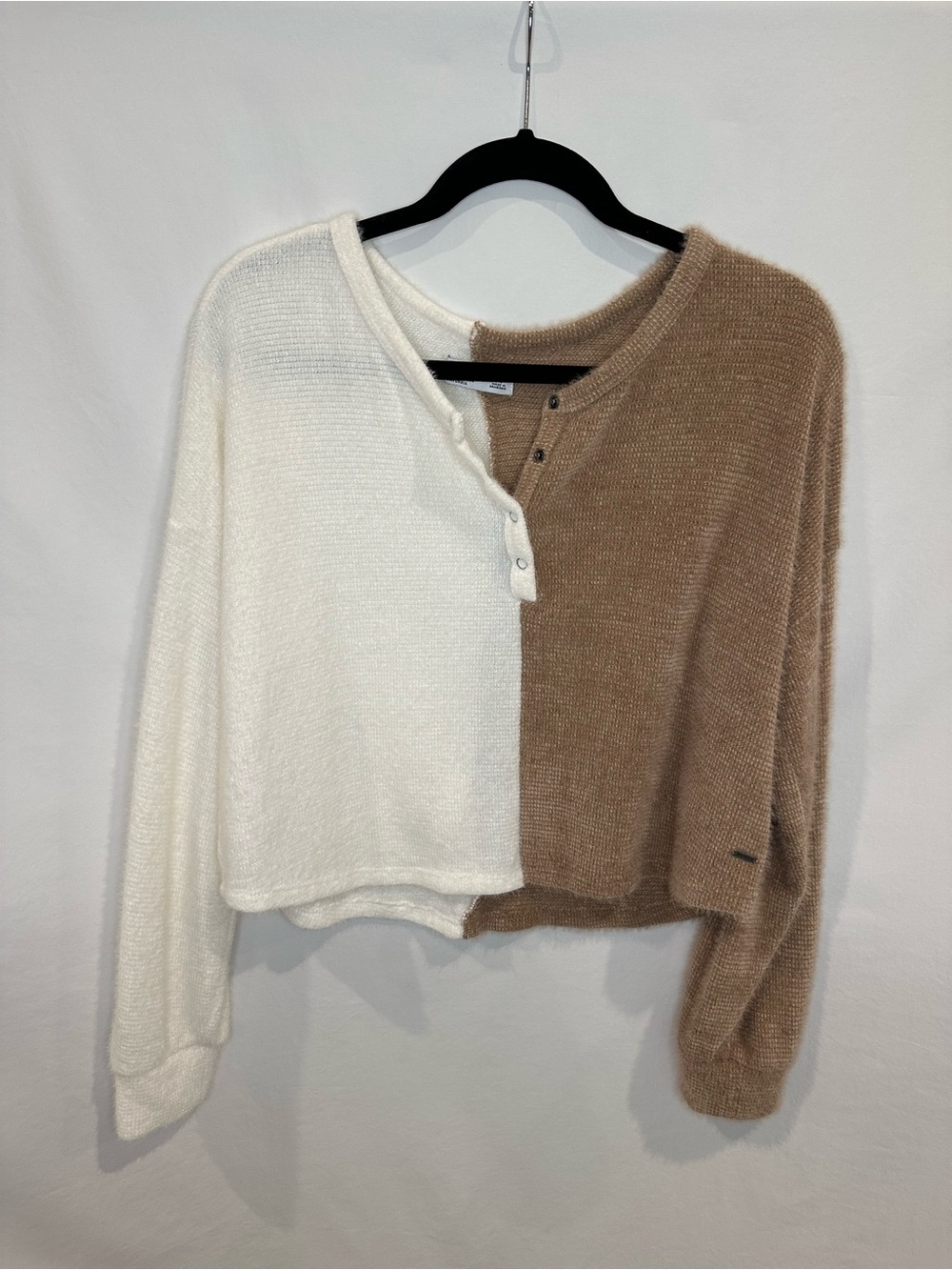 Hollister Two-Tone Cream and Tan Button-Front V-Neck Sweater